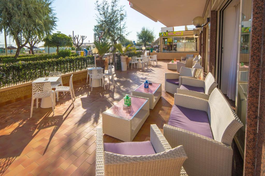 Hotel Touring Misano Adriatico Exterior photo