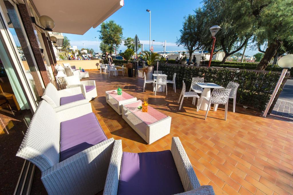 Hotel Touring Misano Adriatico Exterior photo